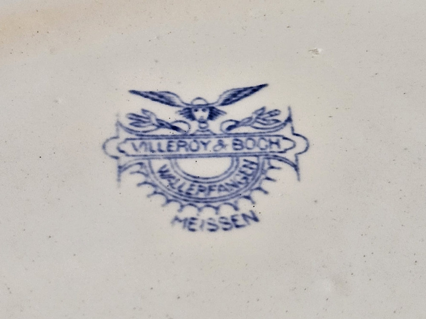Villeroy & Boch Meissen / Wallerfangen: Terrine mit großer Platte, zweiteilig (14872377524548)