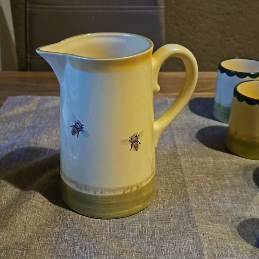 Zeller Keramik Biene: Teetasse / Tasse mit Unterteller (Kopie) (14957719028036)