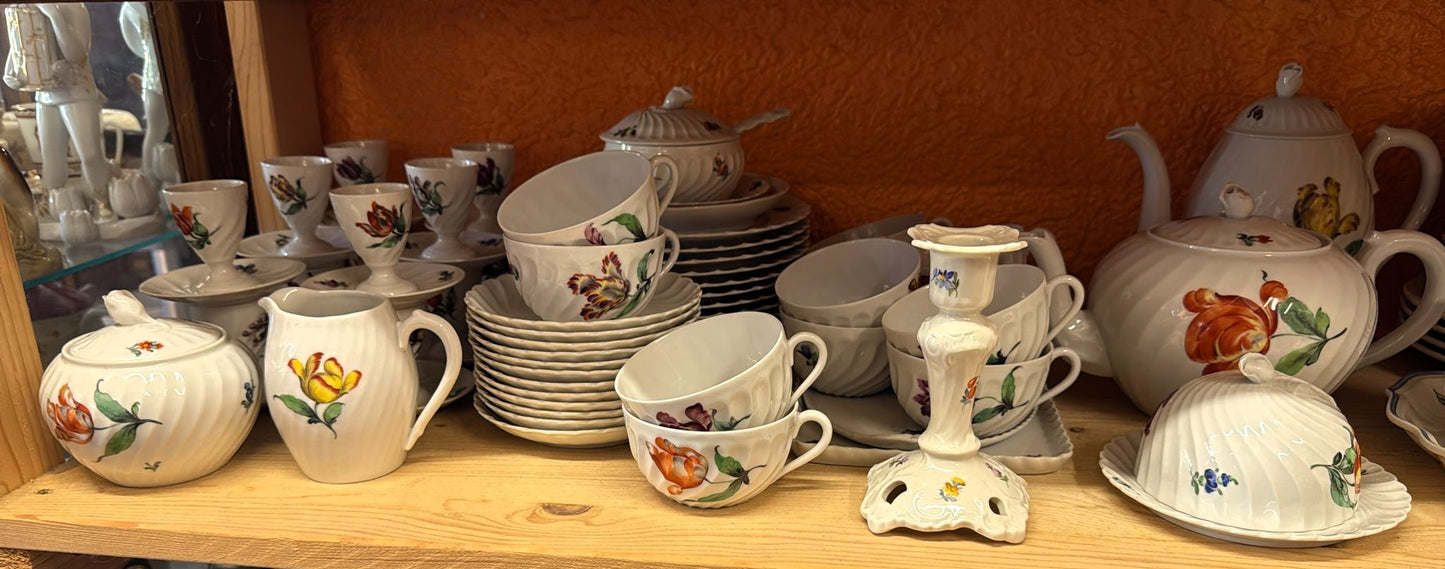 Nymphenburg Welle gerippt: Teetasse / Tasse - Motiv 5 (7121051058313) (15113665118532)