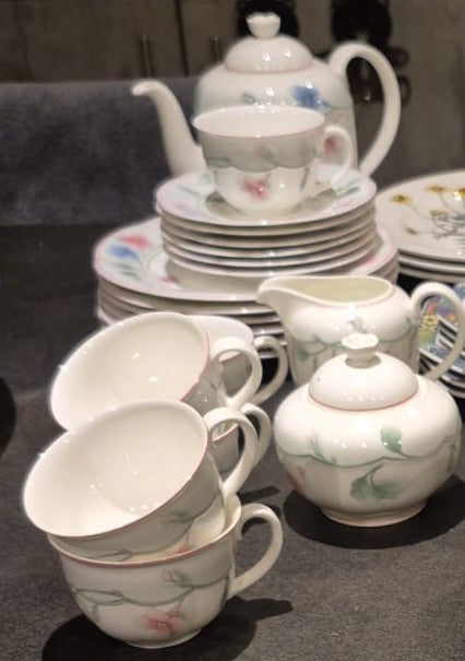 Villeroy & Boch Viola: Zuckerdose mit Deckel (Bild folgt) (15201616462148) (15201617445188)