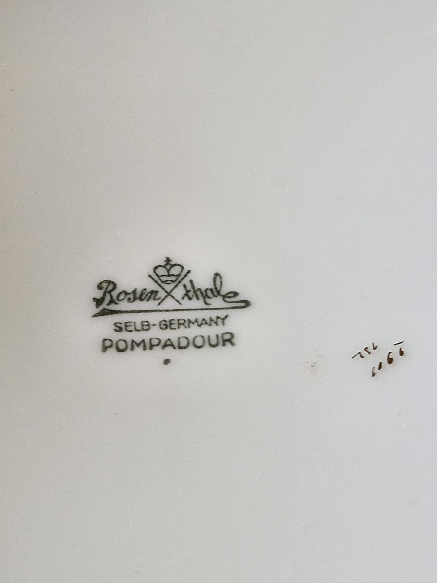 Rosenthal Pompadour rote Tulpe: Suppenterrine / Terrine mit Deckel (14872695800132)