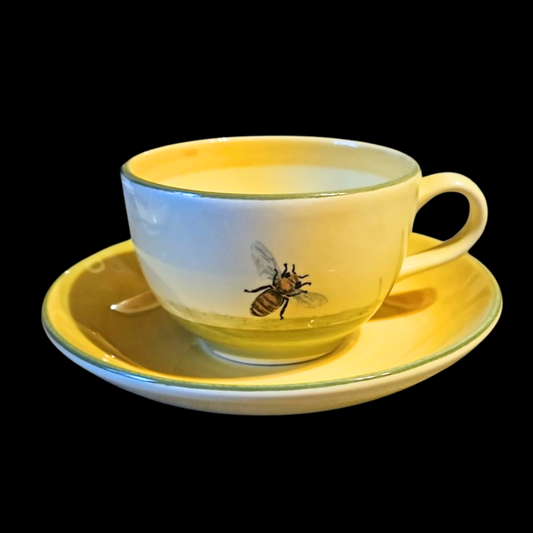 Zeller Keramik Biene: Kaffeetasse / Tasse mit Unterteller (Kopie) (14957695435076) (14957719028036)
