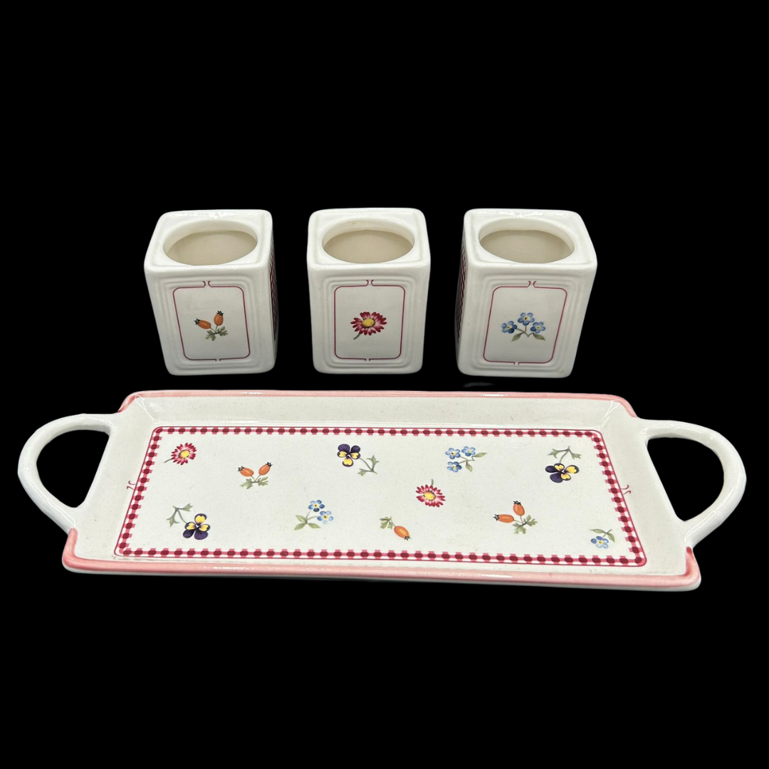 Villeroy & Boch Petite Fleur: Tablett mit drei Marmeladedosen Charm (9397107261764)