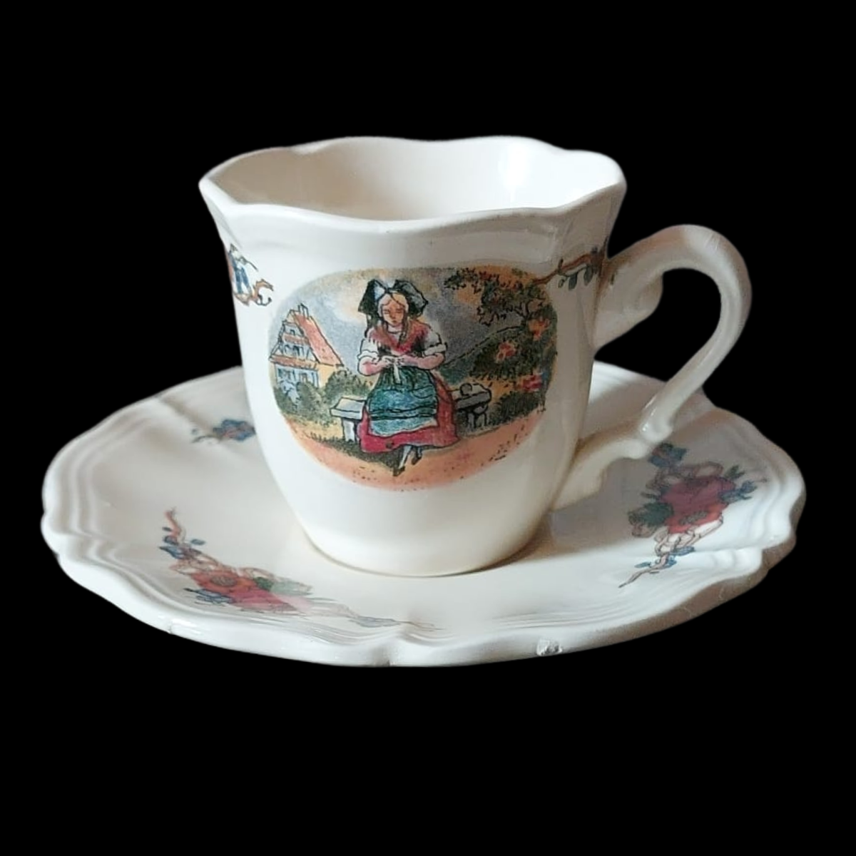 Sarreguemines Obernai France: Mokkatasse / Espressotasse mit Unterteller - Tracht (7120714629257)