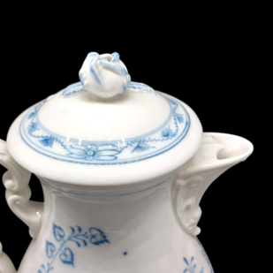 Stadt Meissen Zwiebelmuster: Kaffeekanne / Kanne - über 2,5 Liter Inhalt