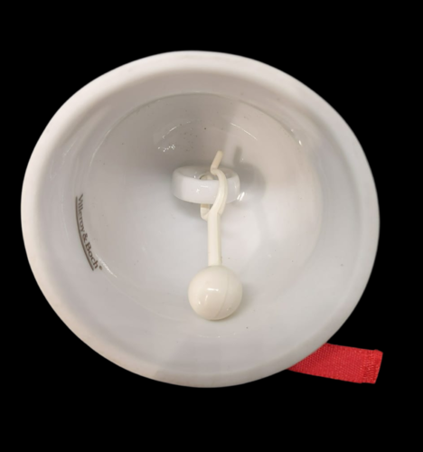 Villeroy & Boch Animal Park: Anhänger / Weihnachtsbaumkugel - Katze auf Glocke (8372878672196)