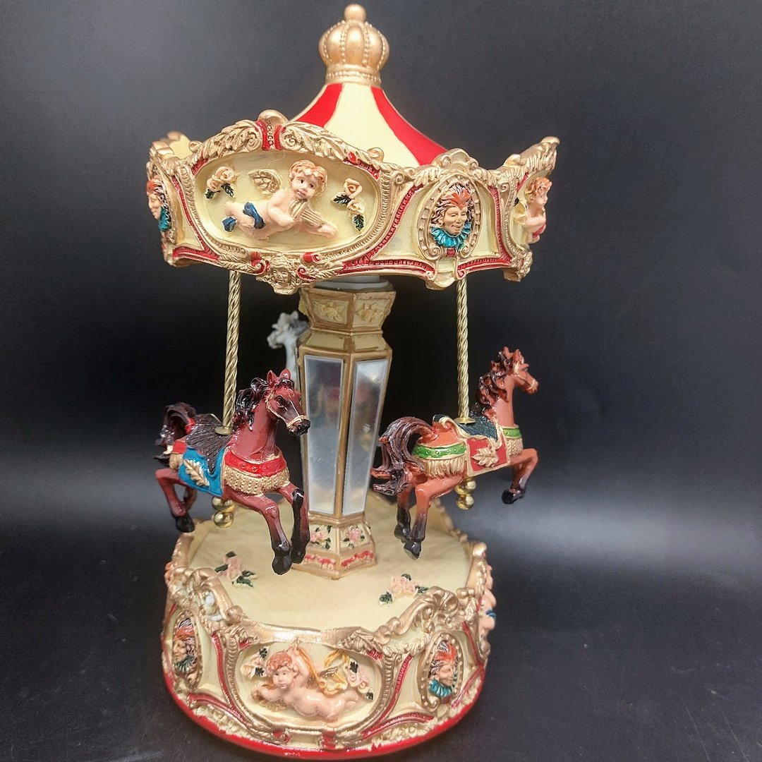 Spieluhr: Karussell mit Pferden - Melodie Rigoletto Porzellanladen.online (7121114628233)