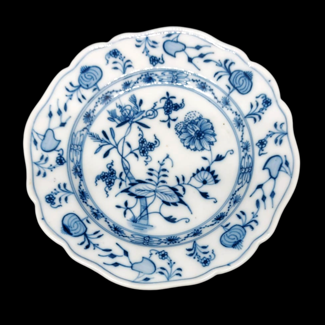 Stadt Meissen Zwiebelmuster: Speiseteller / flacher Teller (Beschreibung) Hutschenreuther (7120796745865)