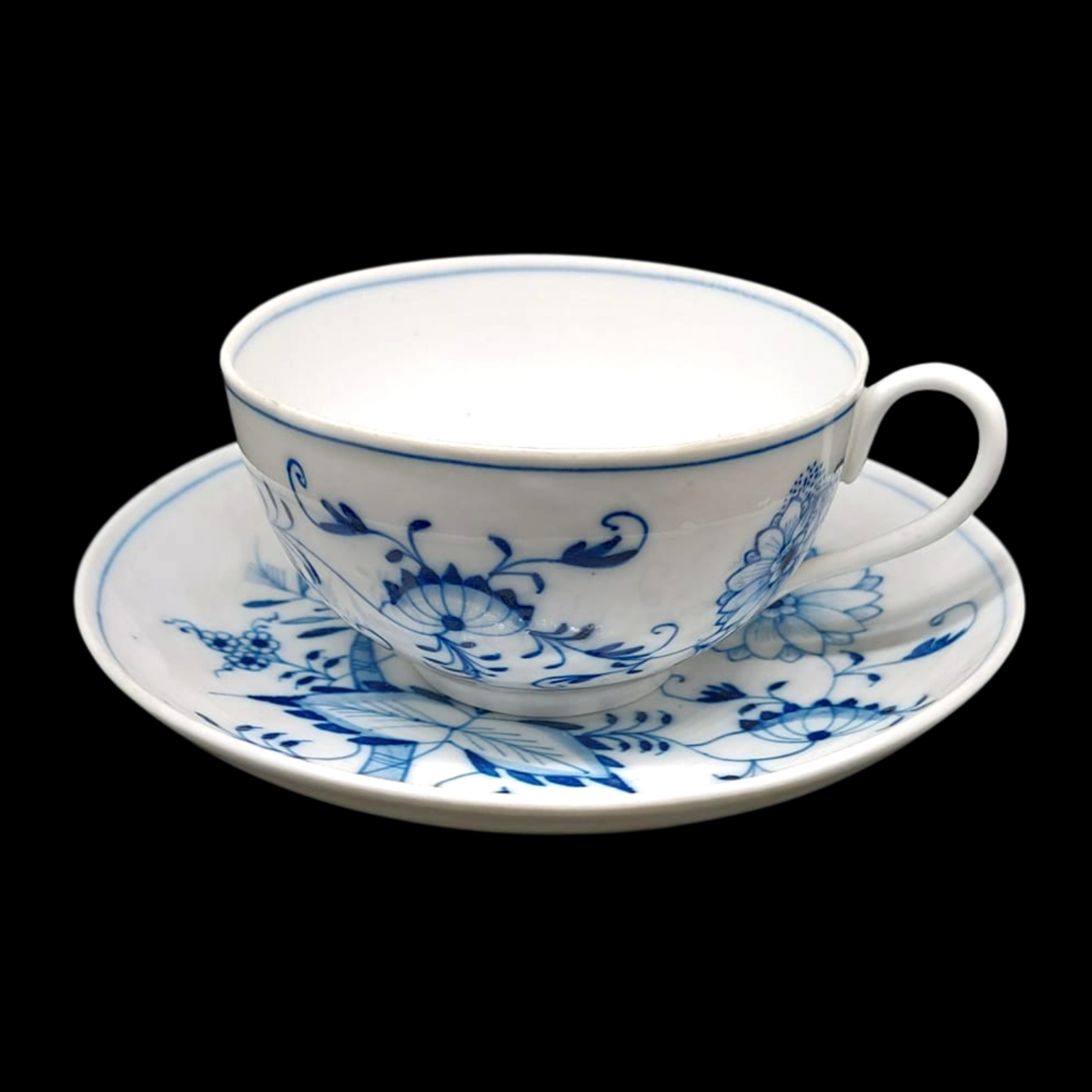 Stadt Meissen Zwiebelmuster: Teetasse / Tasse mit Unterteller - gut Hutschenreuther (7120796876937)