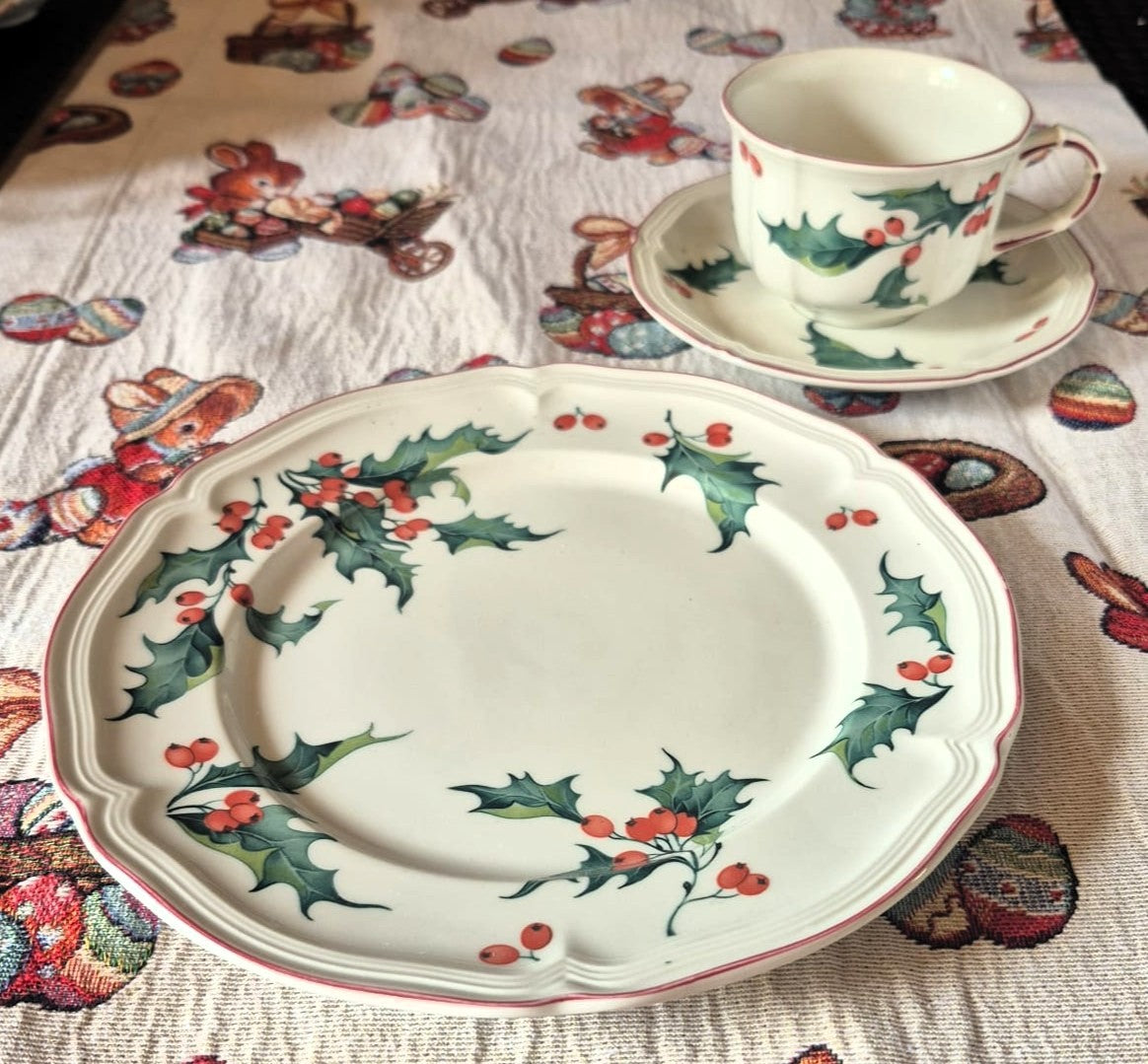 Villeroy & Boch Holly: Kaffeetasse / Teetasse / Tasse mit Unterteller - Weihnachten (15123863667012) (15123869991236) (15123883819332) (15123888898372) (15123906822468)