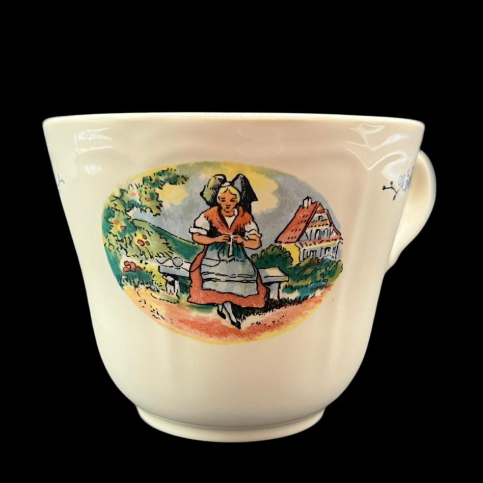Sarreguemines Obernai France: Kaffeetasse / Tasse (Tracht)
