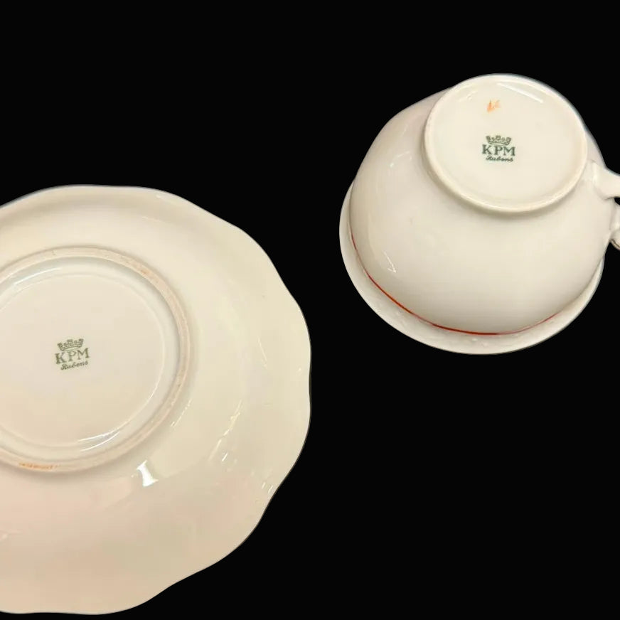 KPM Rubens rot: Kaffetasse / Tasse mit Unterteller
