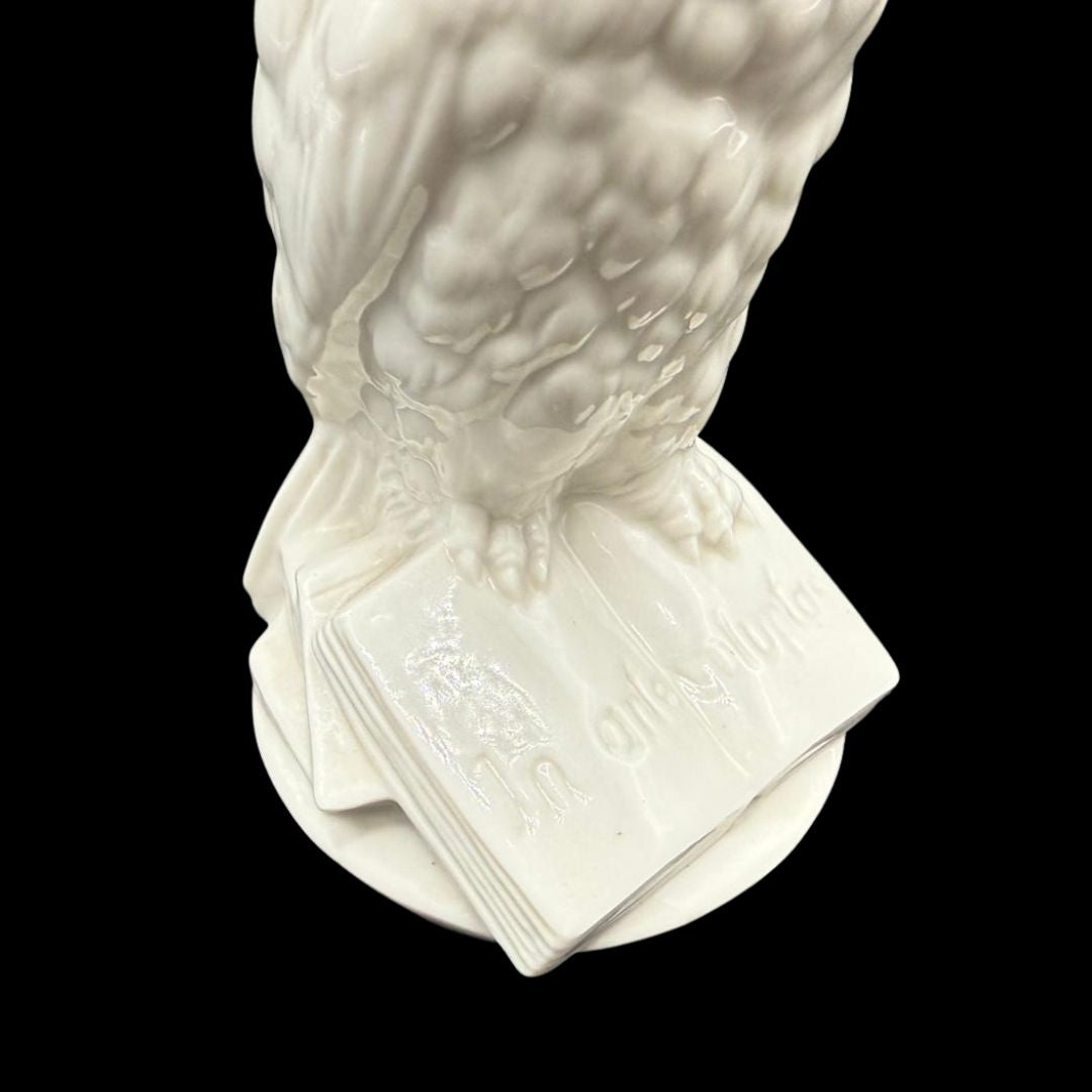 Nymphenburg Figur: Eule auf Buch