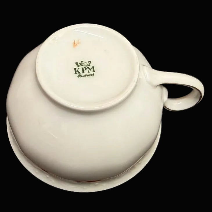 KPM Rubens rot: Kaffetasse / Tasse mit Unterteller