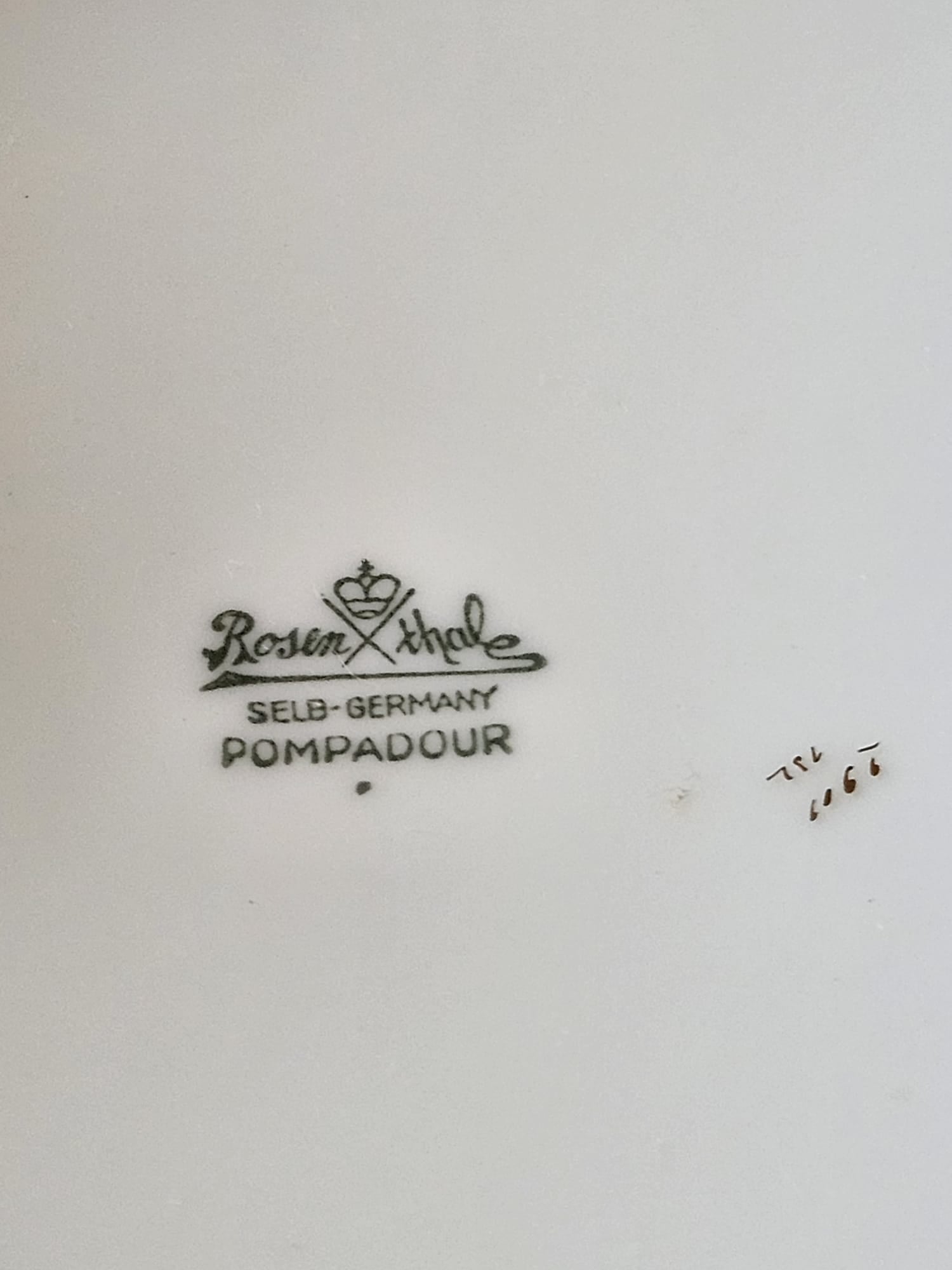 Rosenthal Pompadour rote Tulpe: Suppenterrine / Terrine mit Deckel (14872695800132)