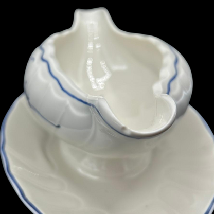 Villeroy & Boch Vieux Luxembourg / Alt Luxemburg: Sauciere - Beschreibung (14829180485956)