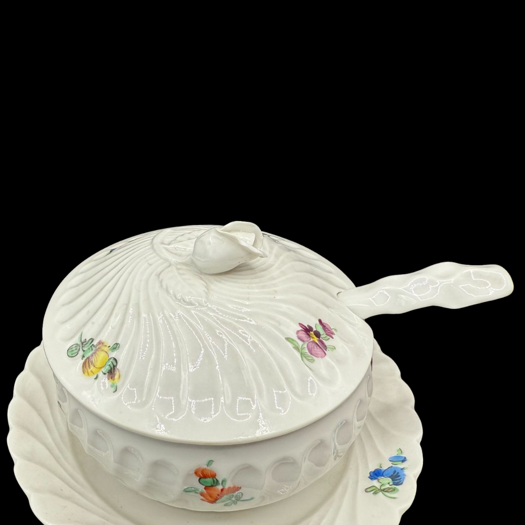 Nymphenburg Wellen gerippt: Honigtopf (15149172588868)