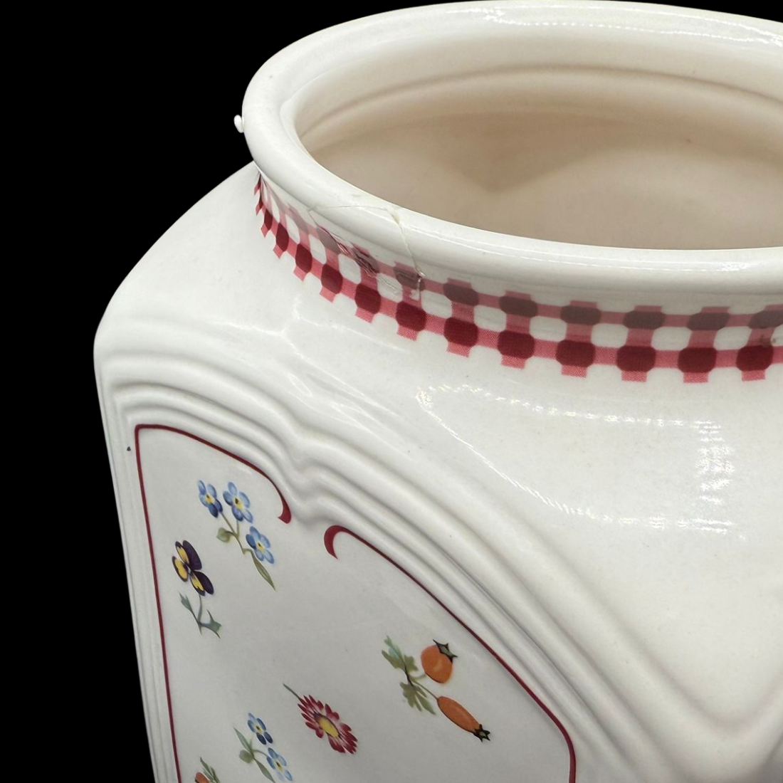 Villeroy & Boch Petite Fleur: Vorratsdose Charm, 28,5 cm (Hagebutte) (15287715561796)