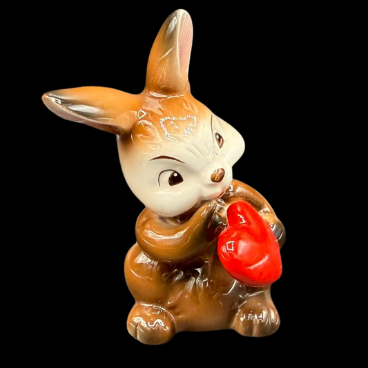 Goebel Porzellanfigur: Hase mit Herz - 8 cm