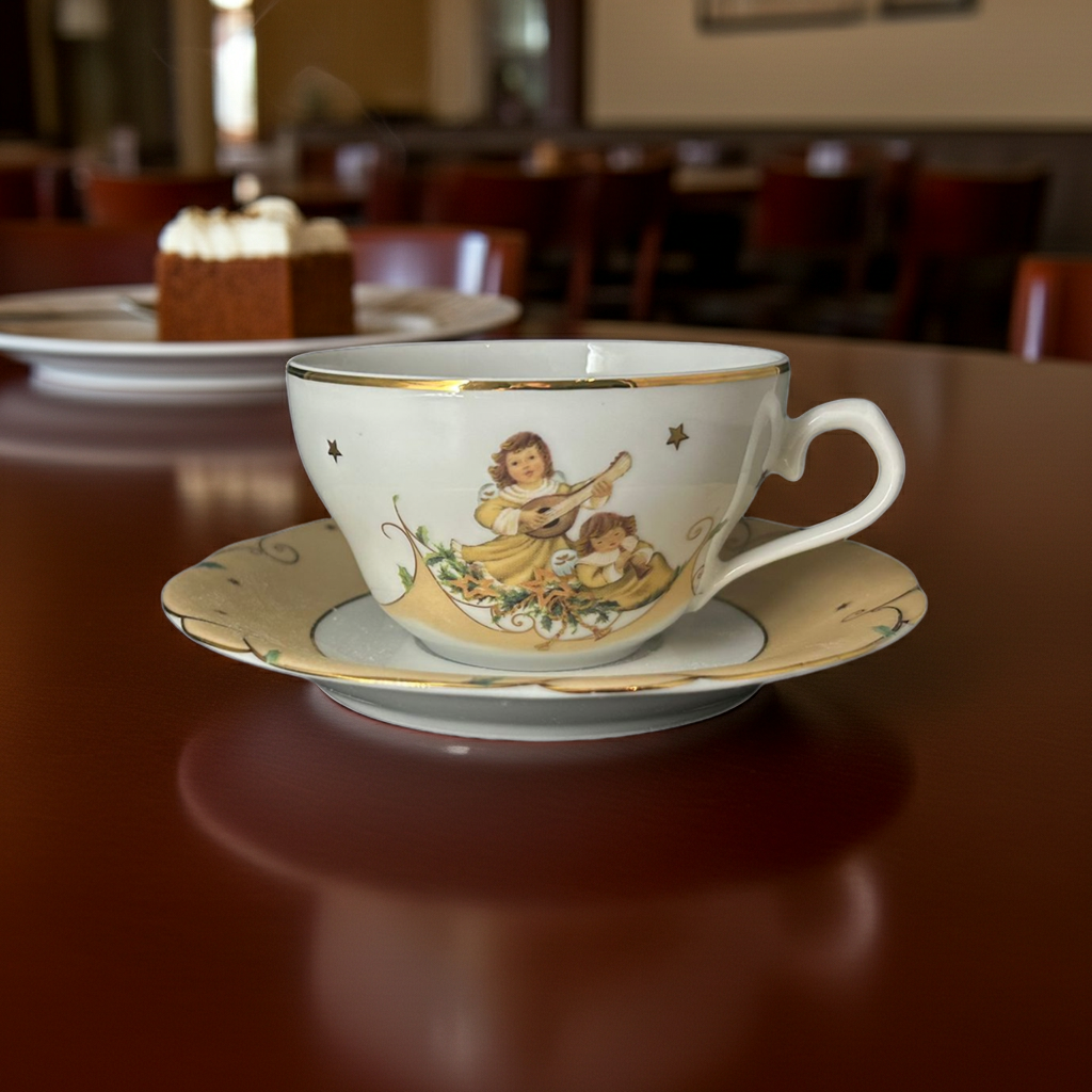 Goebel Weihnachtsgeschirr: Kaffeetasse / Tasse mit Unterteller Engel - neu und unbenutzt