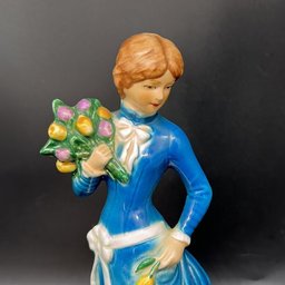 Goebel Garden Funcier 1880: Dame mit Tulpen - Frauenfigur Faszination der Mode (8538952335684)