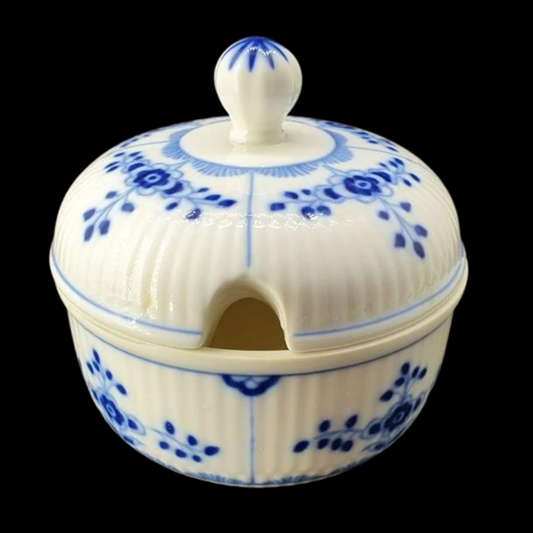 Höchst Residenz Amalienburg: Zuckerdose, zweiteilig (7121075667081)