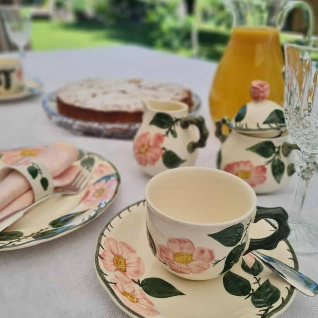 Villeroy & Boch Wildrose: Kaffeetasse / Tasse mit Unterteller (8693986885956)