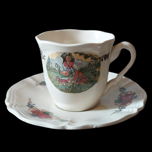 Sarreguemines Obernai France: Mokkatasse / Espressotasse mit Unterteller - Tracht (7120714629257)
