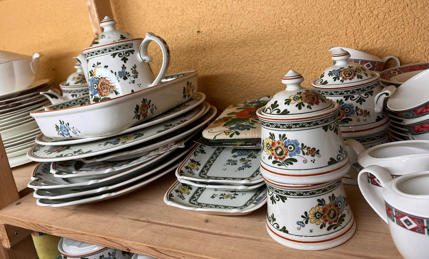 Villeroy & Boch Alt Amsterdam: Butterdose mit Deckel - Beschreibung (14867850953028)