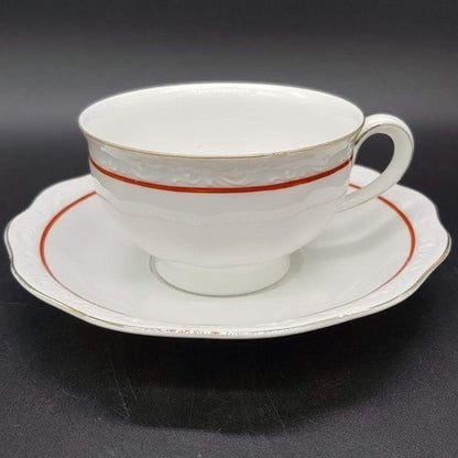 KPM Rubens rot: Kaffetasse / Tasse mit Unterteller