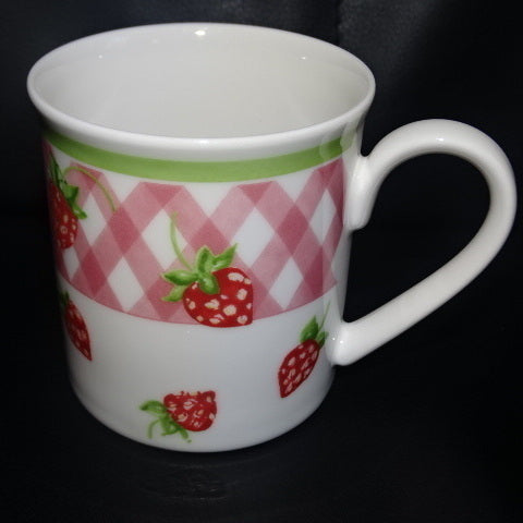 Villeroy & Boch Strawberry: Henkelbecher / Kaffeebecher / hohe Kaffeetasse Porzellanladen.online (7120794353801)