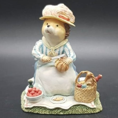 Villeroy & Boch Foxwood Tales Figur: Picnic at Foxwood: Willy' s Mum Igelfigur (Beschreibung) Villeroy & Boch (7120974741641)