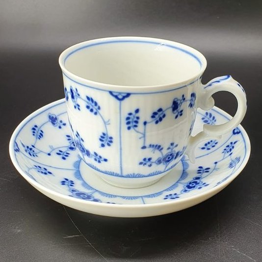 Heinrich Amalienburg: Kaffeetasse / Tasse mit Unterteller Heinrich (7121074978953)