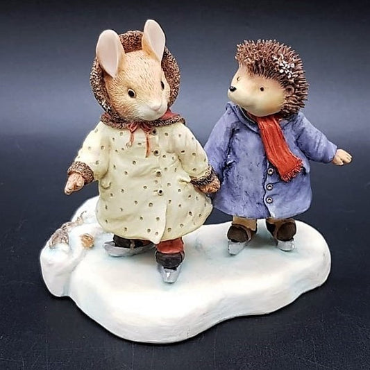 Villeroy & Boch Foxwood Tales Figur Winter at Foxwood: Katie & Willy - Skating in Harmonie Villeroy & Boch (7120957833353)