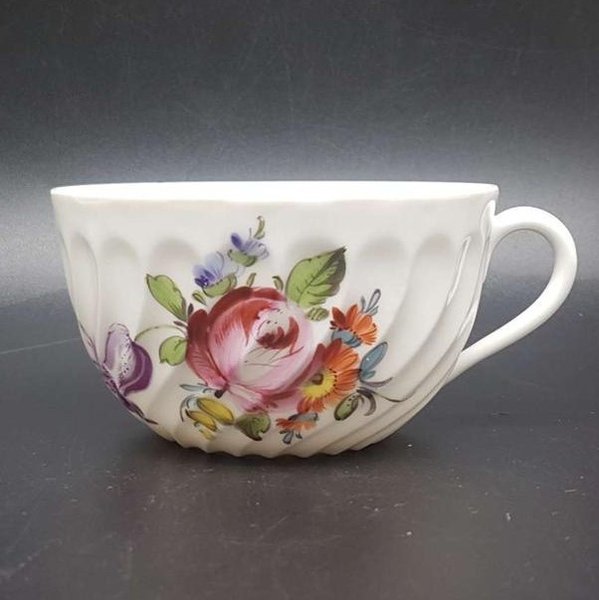 Nymphenburg Welle gerippt: Teetasse / Tasse - Motiv 11 Nymphenburg (7121052172425)