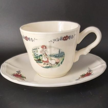 Sarreguemines Obernai France: Kaffeetasse / Tasse mit Unterteller - Gans Sarreguemines (7121092411529)