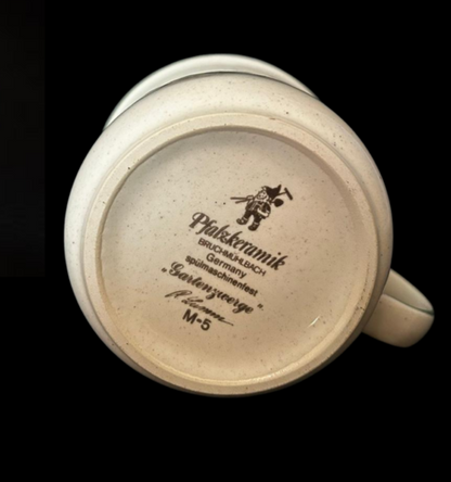 Pfalzkeramik Gartenzwerg: Kaffeebecher / Henkelbecher / Kaffeetasse (7178342432905)