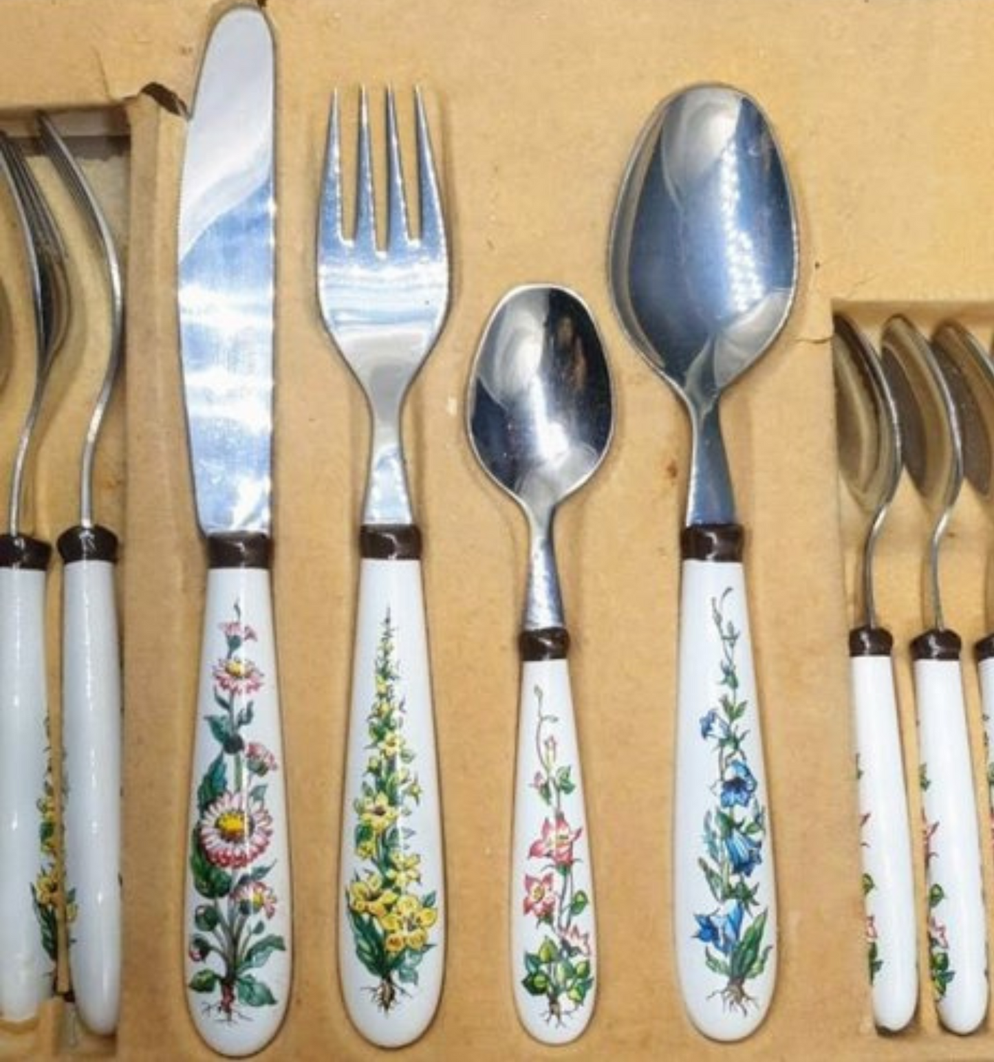 Villeroy & Boch Botanica: komplettes Besteck mit 24 Teilen (Messer, Gabel, Löffel, Kaffeelöffel) Villeroy & Boch (7121021501577)