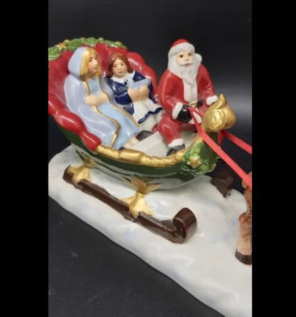 Villeroy & Boch Fairytale Park: Weihnachtsmann mit Märchenschlitten Villeroy & Boch (7121066786953)