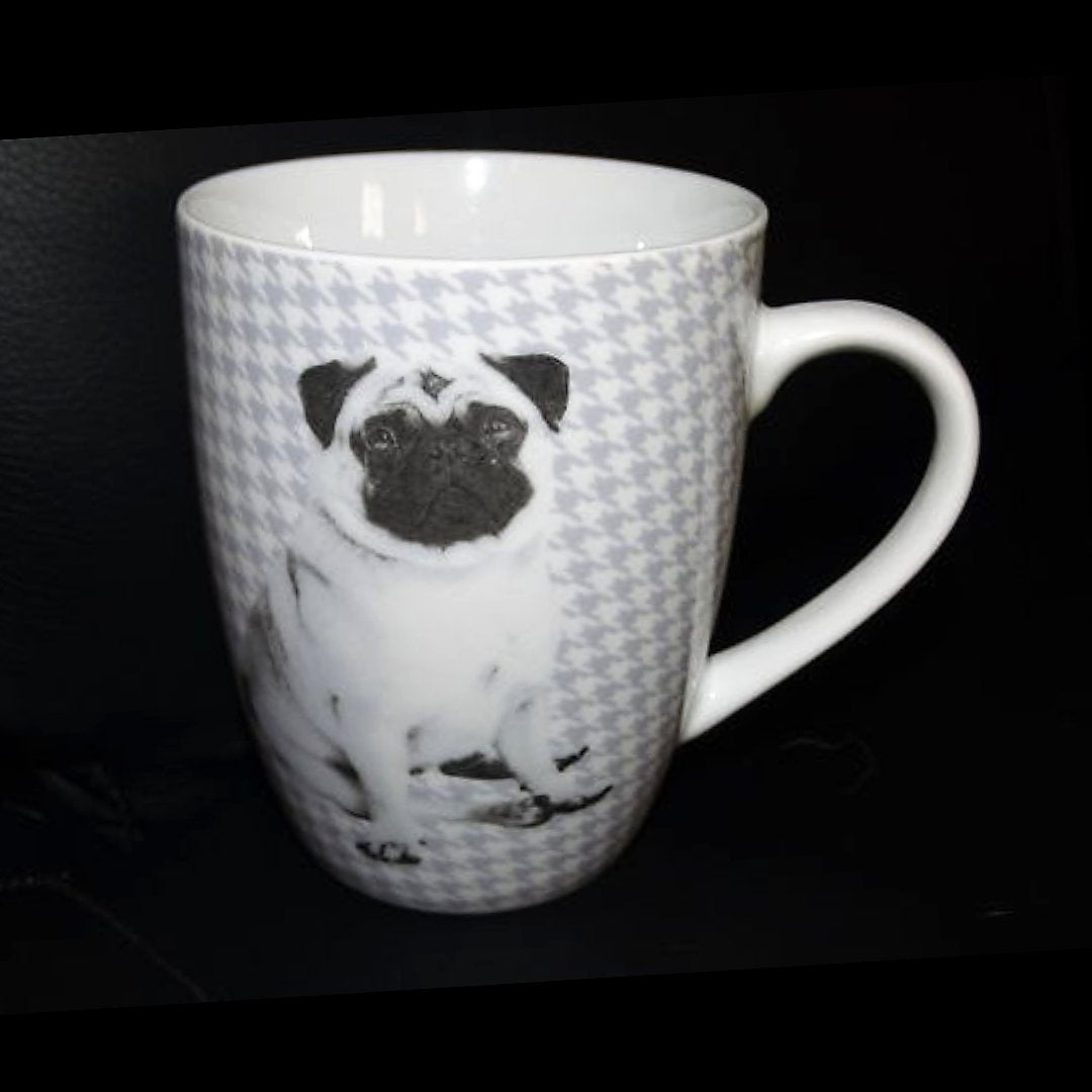 Mops: Henkelbecher / Kaffeebecher / große Kaffeetasse Porzellanladen.online (7120770072713)